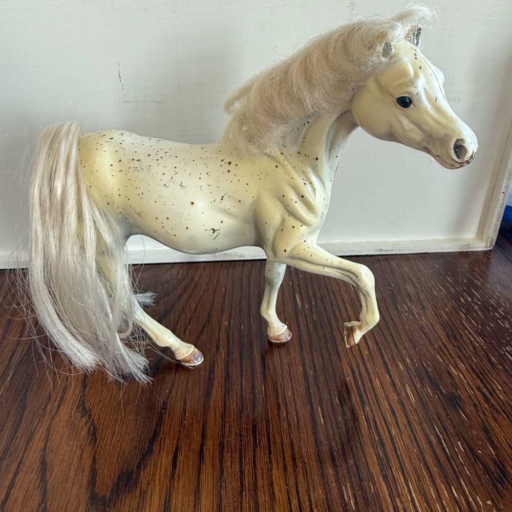 Vintage Marchon 1988 Grand champion horse brown spots‎